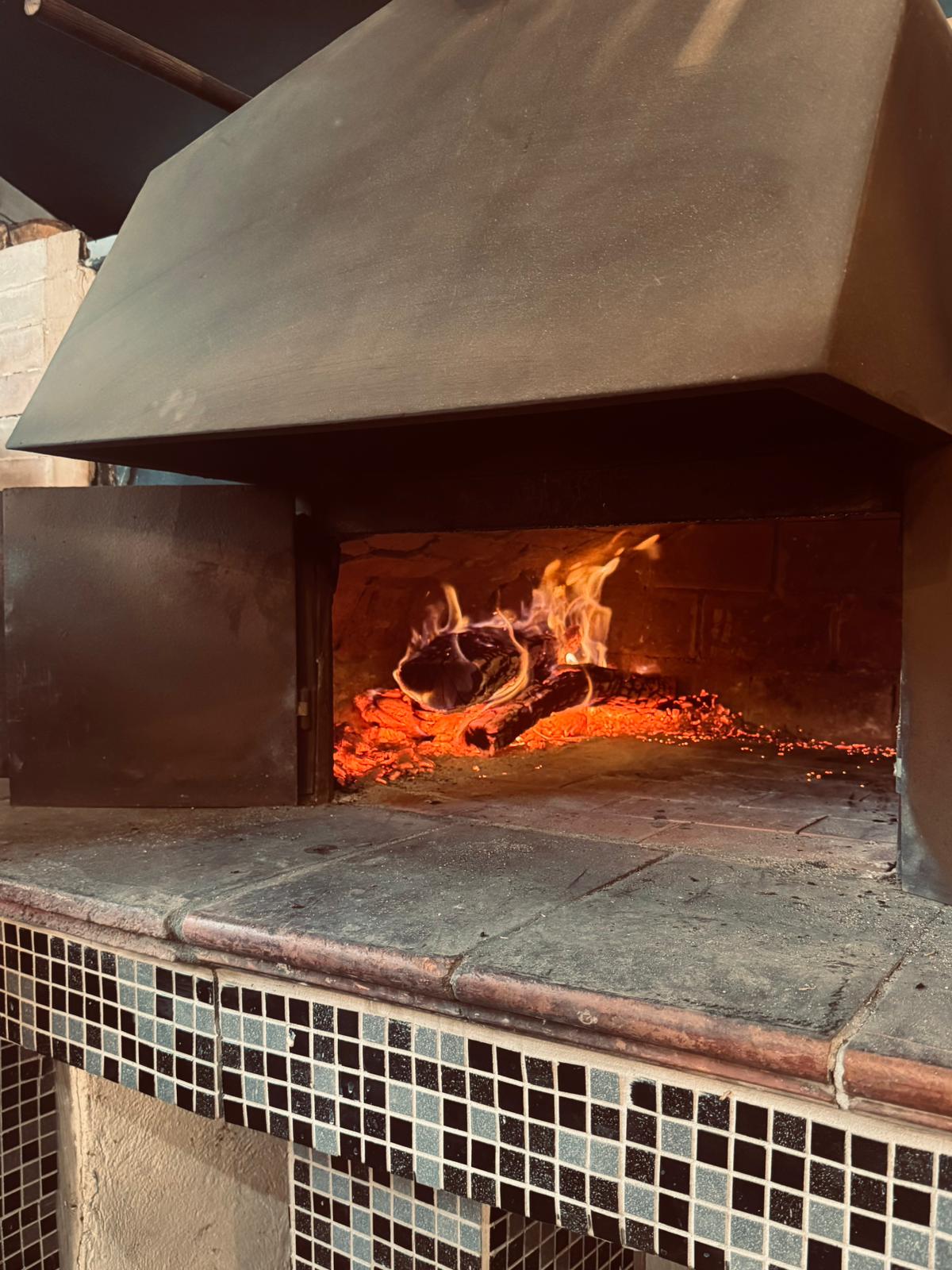 Photographie 1 de la pizzeria et de l'équipe